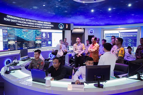  381 CCTV  Efektif Pantau Traffic di DIY Back Office Smart Province